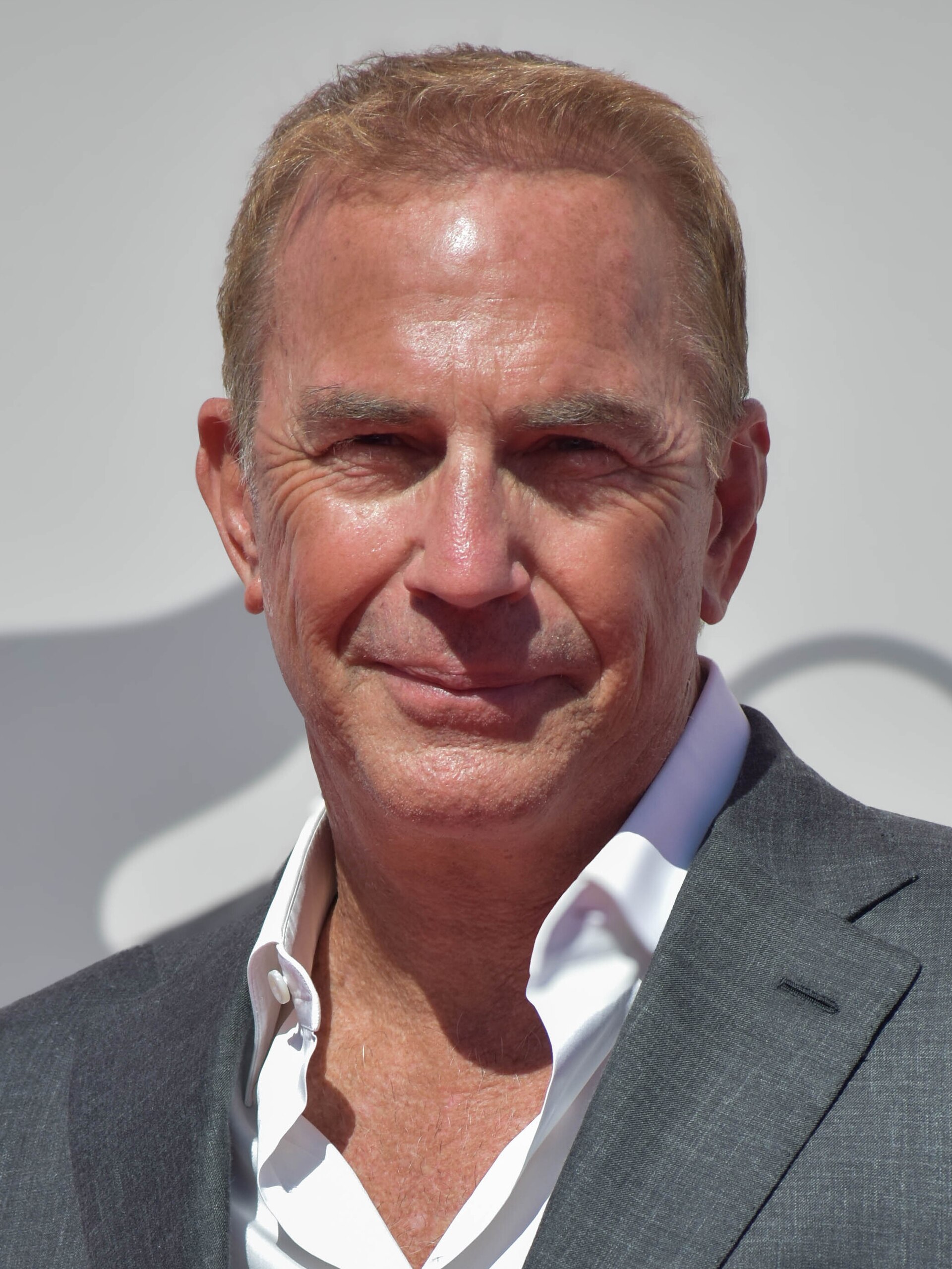 KEVIN COSTNER